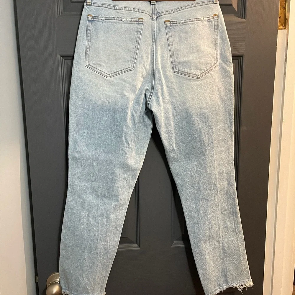 High Rise Mom Jeans - Picture 7 of 9
